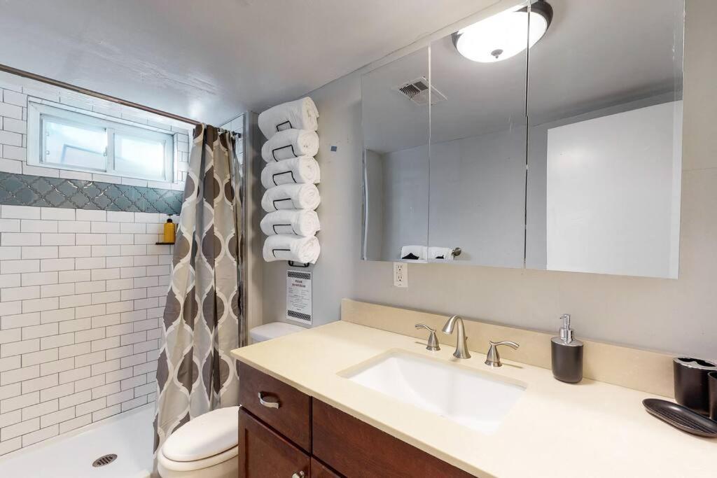 Large Remodeled Home With 5 Bedrooms 4 King Bed 센테니얼 외부 사진