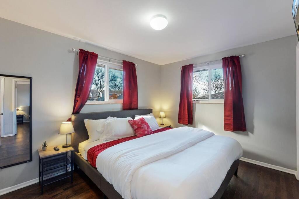 Large Remodeled Home With 5 Bedrooms 4 King Bed 센테니얼 외부 사진