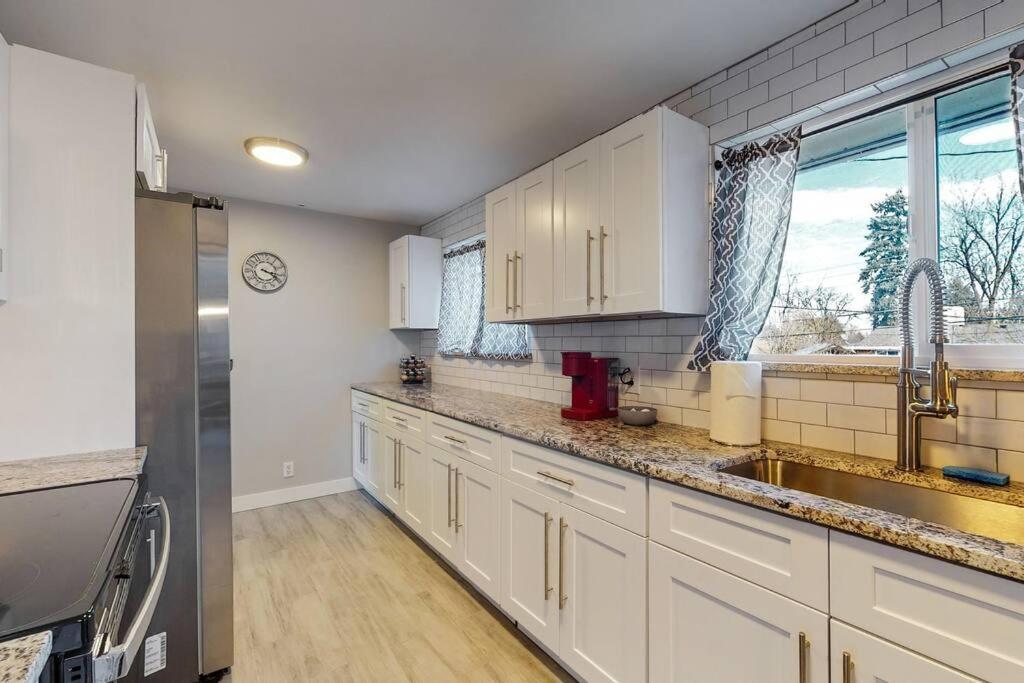Large Remodeled Home With 5 Bedrooms 4 King Bed 센테니얼 외부 사진