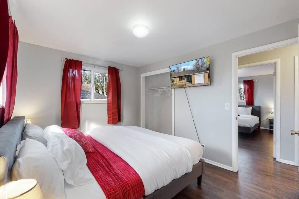 Large Remodeled Home With 5 Bedrooms 4 King Bed 센테니얼 외부 사진