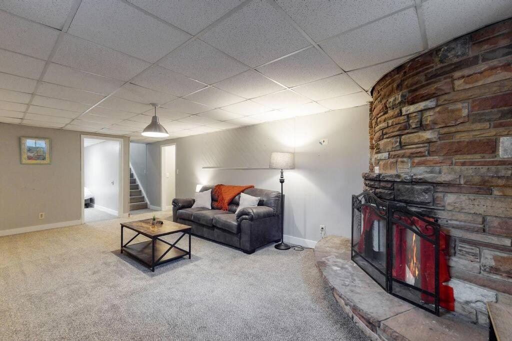 Large Remodeled Home With 5 Bedrooms 4 King Bed 센테니얼 외부 사진
